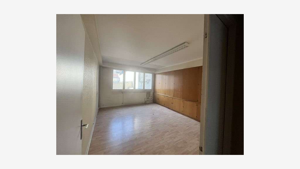 Bureaux avec vitrine à LIMOGES !