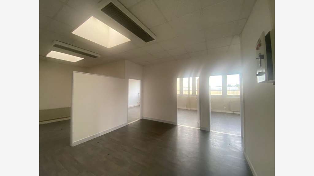 A louer bureaux 245m² R+1 à Limoges !