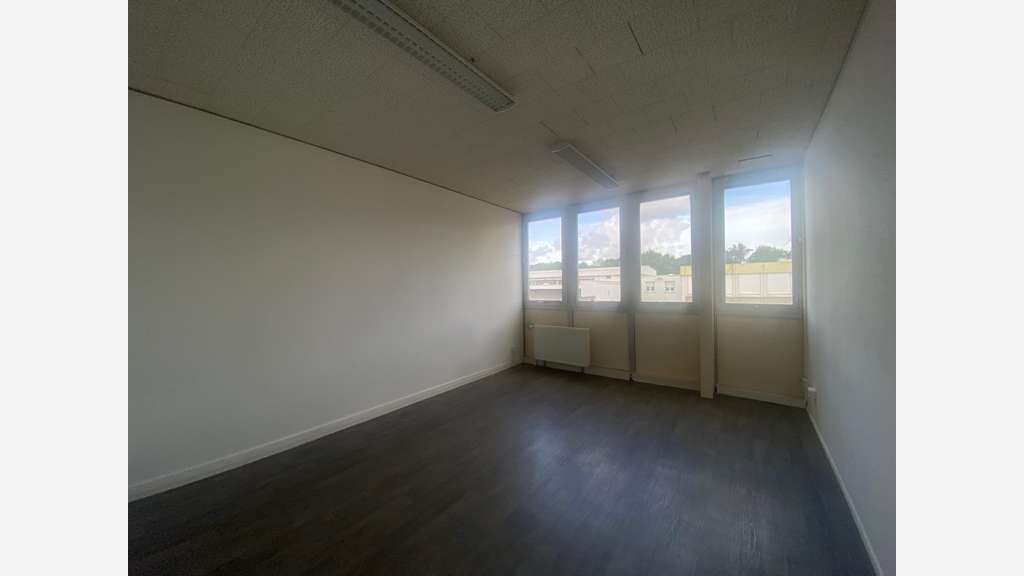 A louer bureaux 245m² R+1 à Limoges !