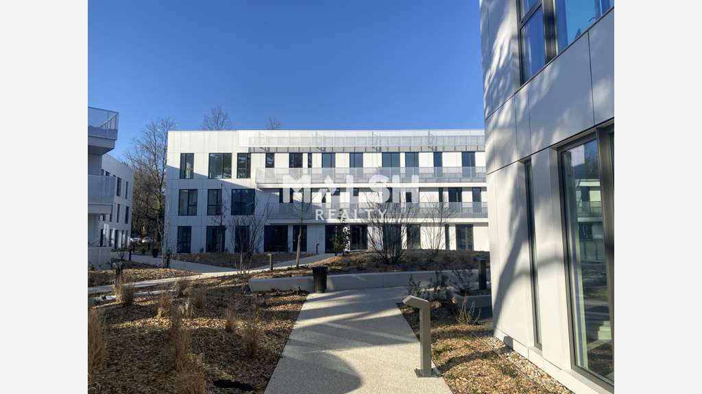 A louer bureaux 1021m² à Limonest Techlid