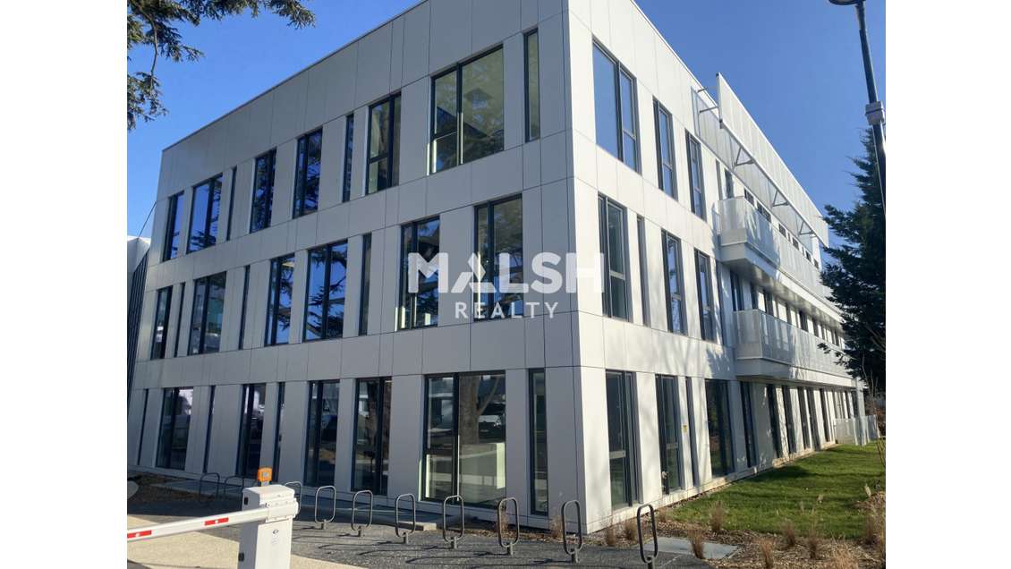 A louer bureaux 1021m² à Limonest Techlid