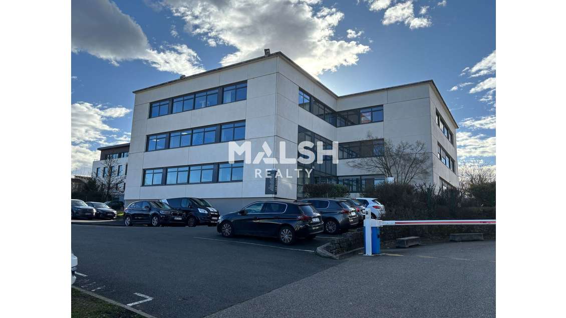 A louer bureaux en bon état 349m² à Limonest
