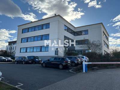 A louer bureaux en bon état 349m² à Limonest