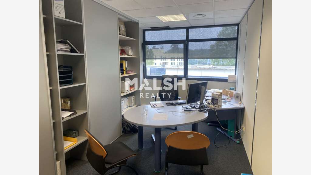 A louer bureaux en bon état 349m² à Limonest