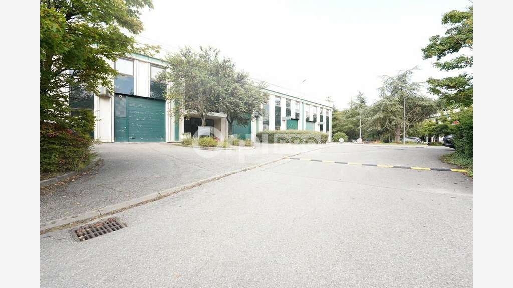 Bureaux à louer 2 263m² divisible à Limonest