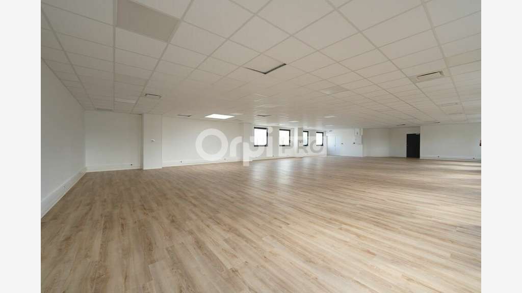 Bureaux à louer 2 263m² divisible à Limonest