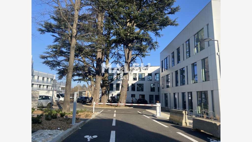 Bureaux à partir de 96m² à louer à Limonest