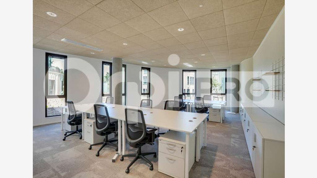 A louer bureaux flexibles 288m² à Limonest Techlid