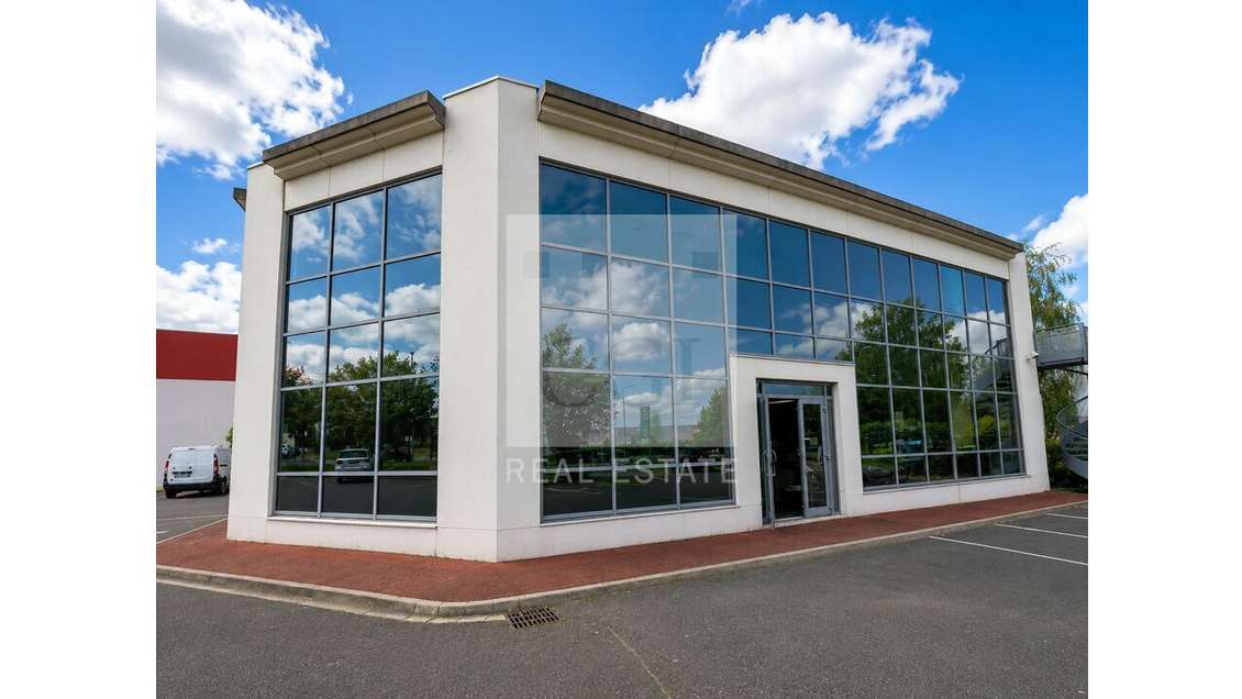 A louer bureaux 356m² Limonest accès facile A6/RN6