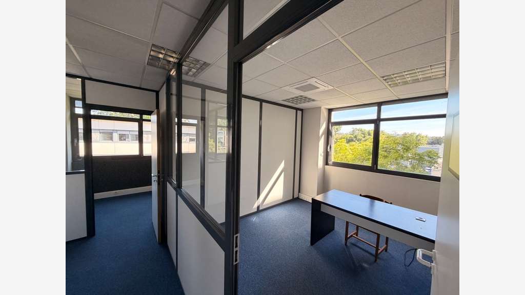 Bureaux 70m² R+1 à louer à Limonest Techlid