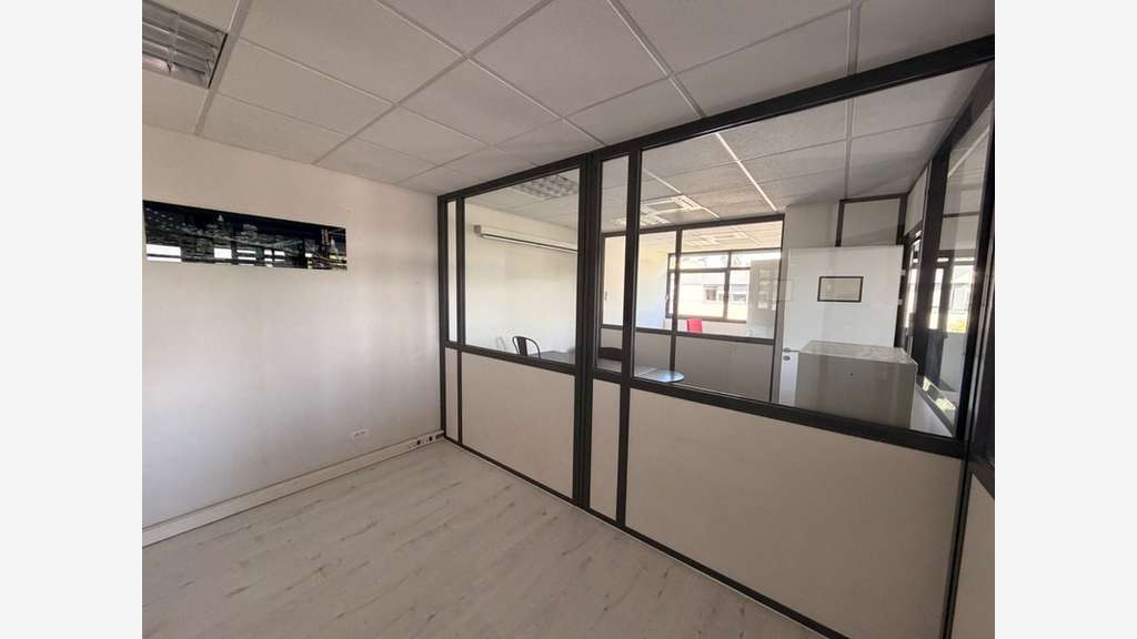 Bureaux 70m² R+1 à louer à Limonest Techlid