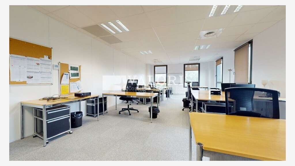 A louer bureaux R+2 Limonest Terrasses Bruyères