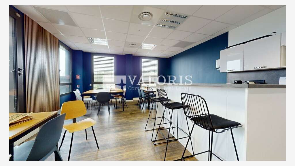 A louer bureaux R+2 Limonest Terrasses Bruyères