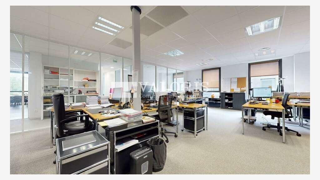 A louer bureaux R+2 Limonest Terrasses Bruyères