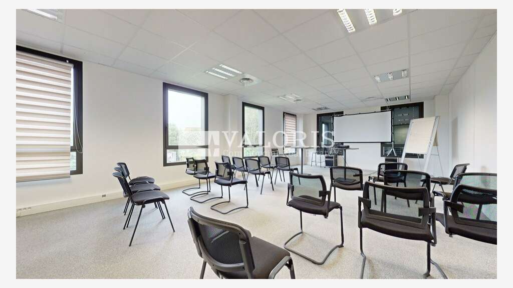 A louer bureaux R+2 Limonest Terrasses Bruyères