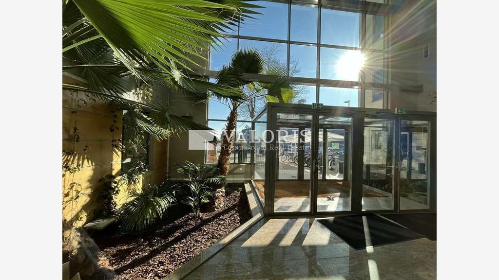 Location bureaux 142m² cadre verdoyant Limonest  