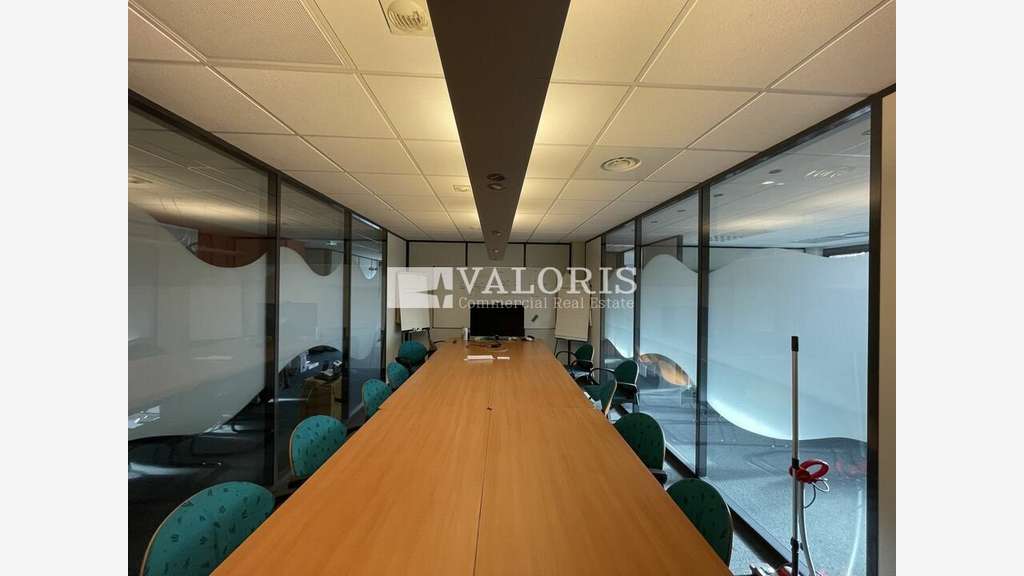 Bureaux lumineux 363m² à louer à Limonest 