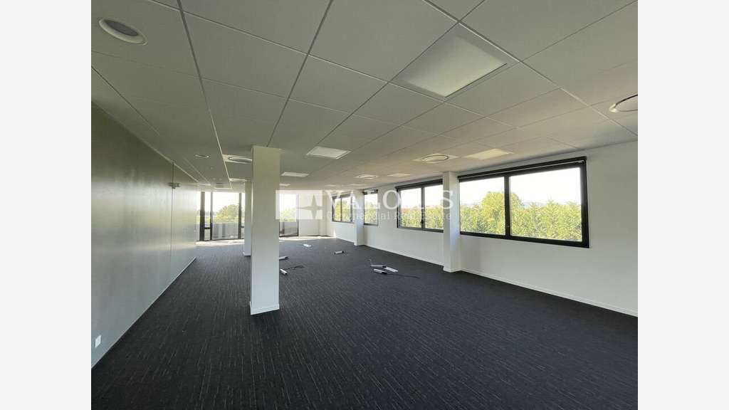 Bureaux 217m² haut de gamme à louer à Limonest 