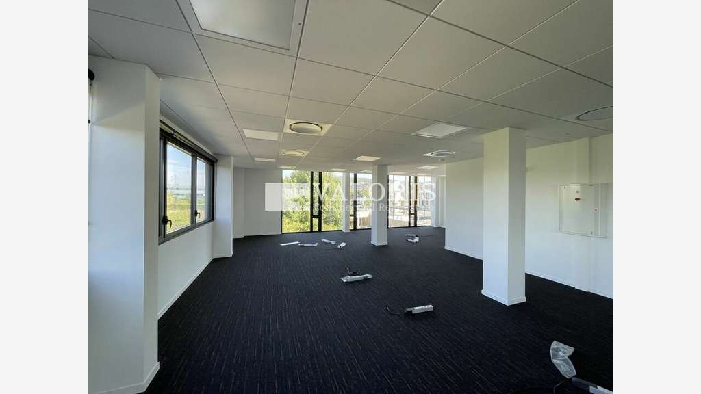 Bureaux 217m² haut de gamme à louer à Limonest 