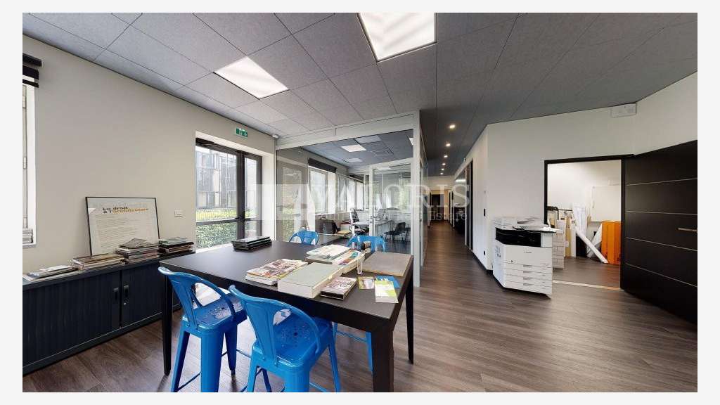 Bureaux aménagés 167m² à louer à Limonest