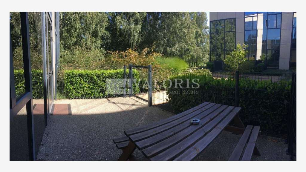 Bureaux aménagés 167m² à louer à Limonest