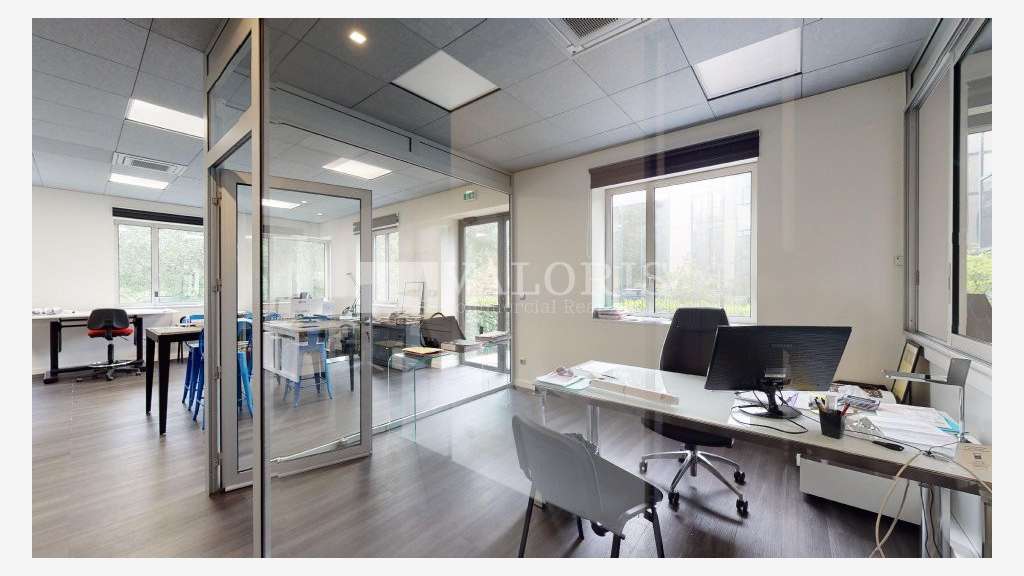 Bureaux aménagés 167m² à louer à Limonest