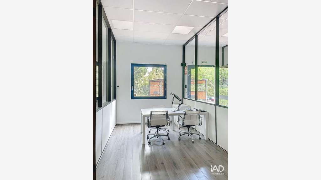 A louer bureau 143m² à Limonest zone Techlid