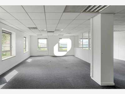 A louer Bureaux 232m² Limonest