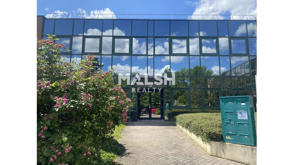 A louer bureaux divisibles de 916m² à Limonest