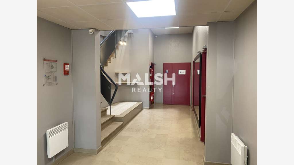 A louer bureaux divisibles de 916m² à Limonest