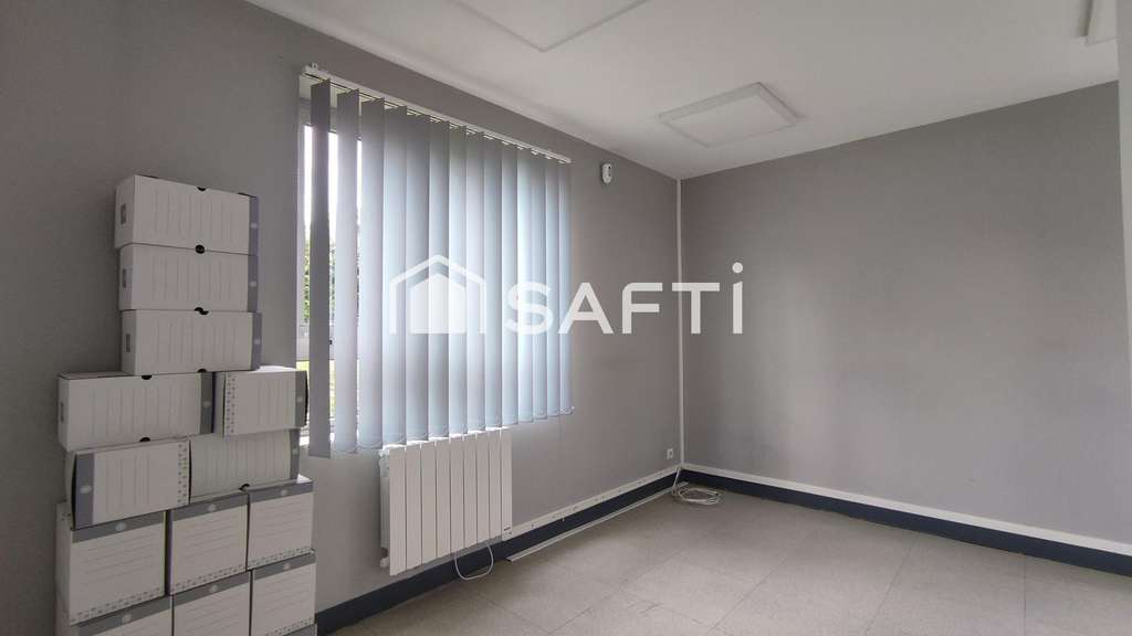 À louer immeuble indépendant de bureaux à Linas