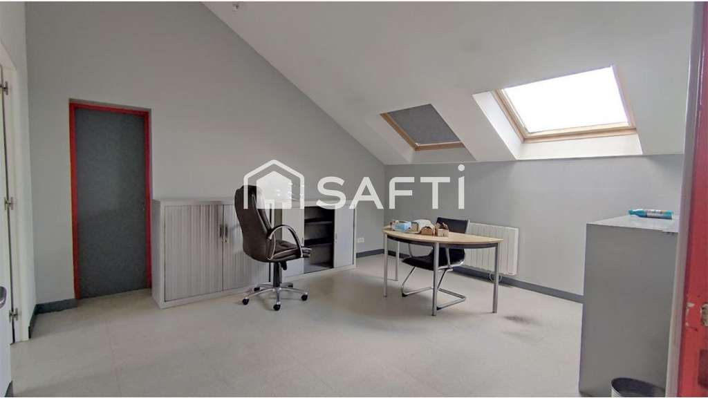 À louer immeuble indépendant de bureaux à Linas