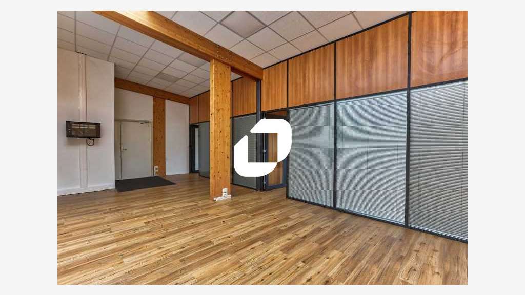 A louer Bureaux 158m² Linas