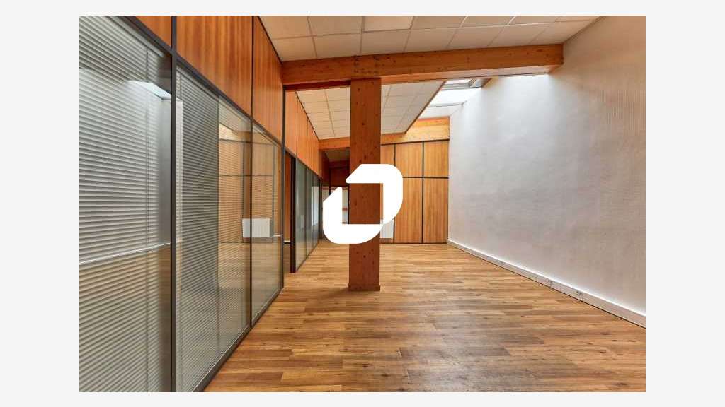A louer Bureaux 158m² Linas