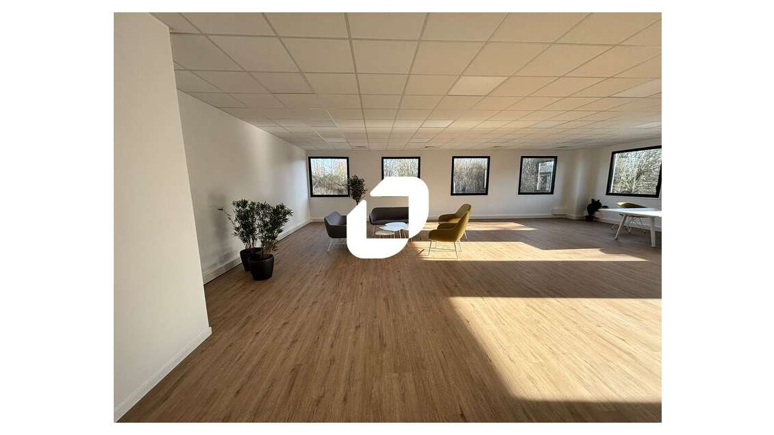 A louer Bureaux 213m² Lisses