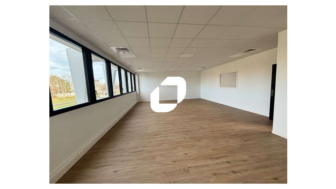 A louer Bureaux 158m² Lisses