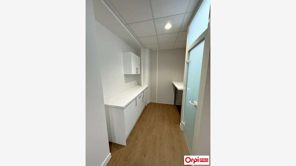 A louer surface de bureaux 192m² en RDC à Lisses