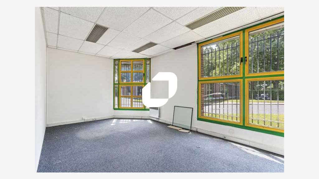 A louer Bureaux 300m² Lisses