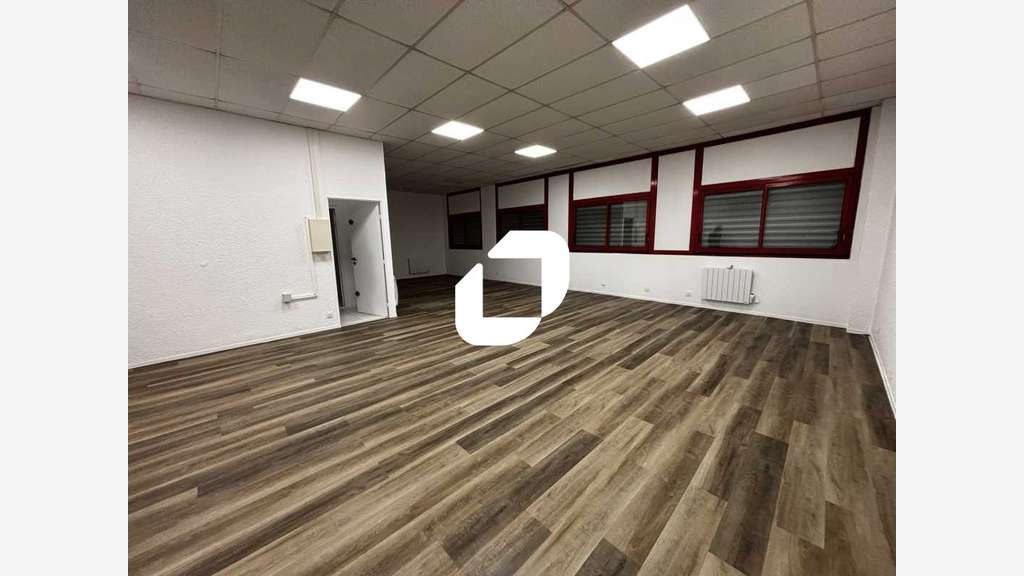 A louer Bureaux 72m² Lisses