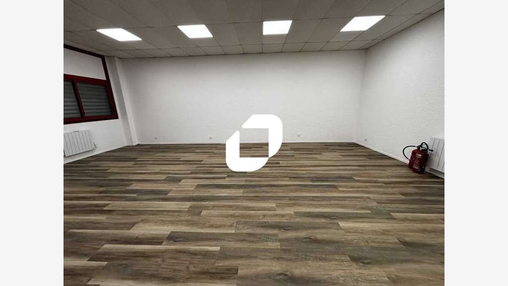 A louer Bureaux 72m² Lisses