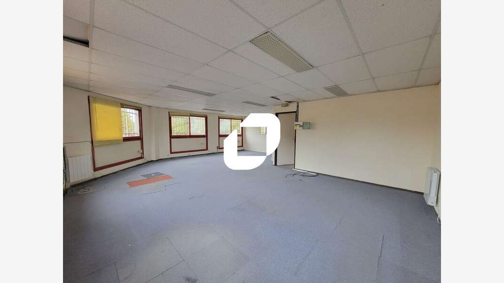 A louer Bureaux 72m² Lisses