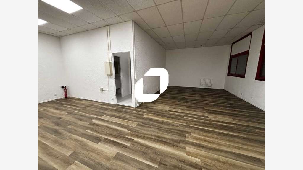 A louer Bureaux 72m² Lisses