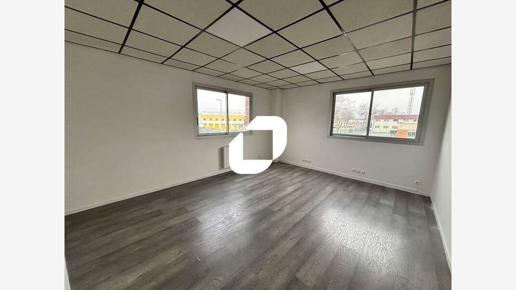 A louer Bureaux 463m² Lisses