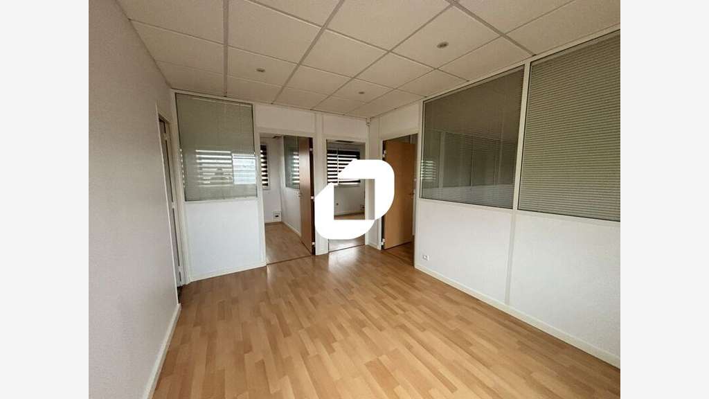 A louer Bureaux 463m² Lisses