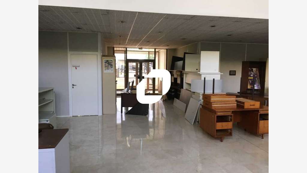 A louer Bureaux 1174m² Lisses