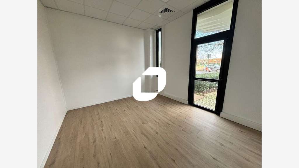 A louer Bureaux 213m² Lisses