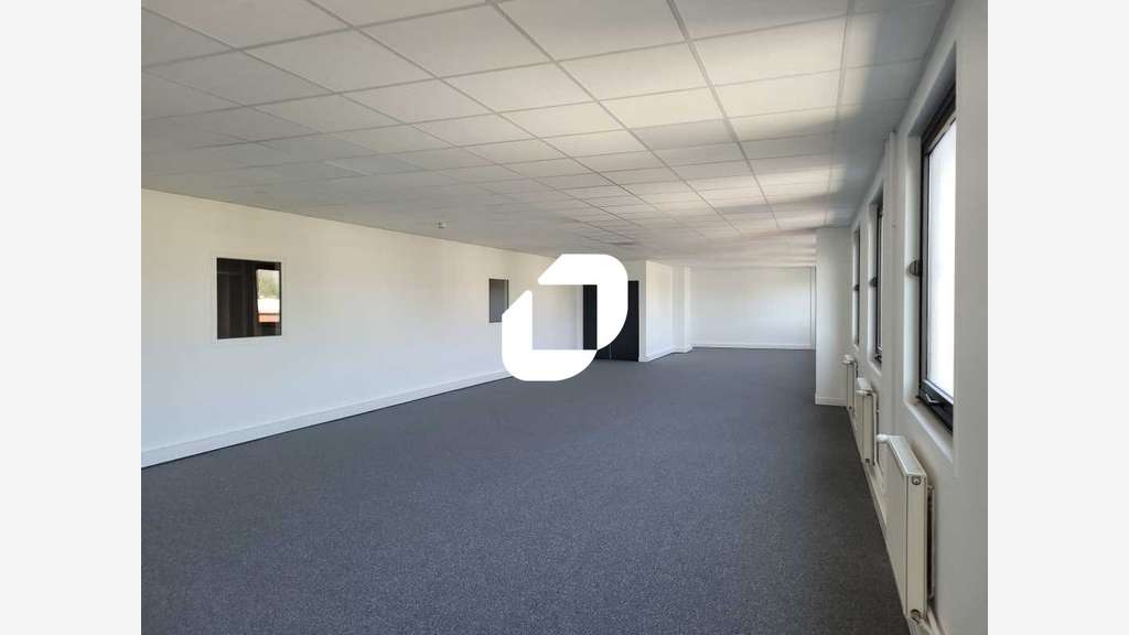 A louer Bureaux 898m² Lisses