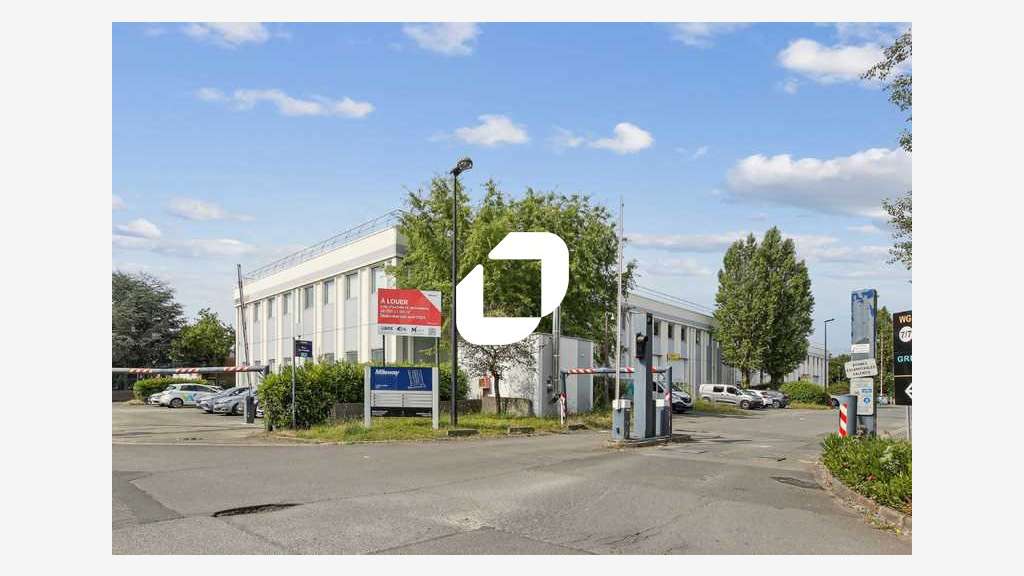 A louer Bureaux 673m² Lisses