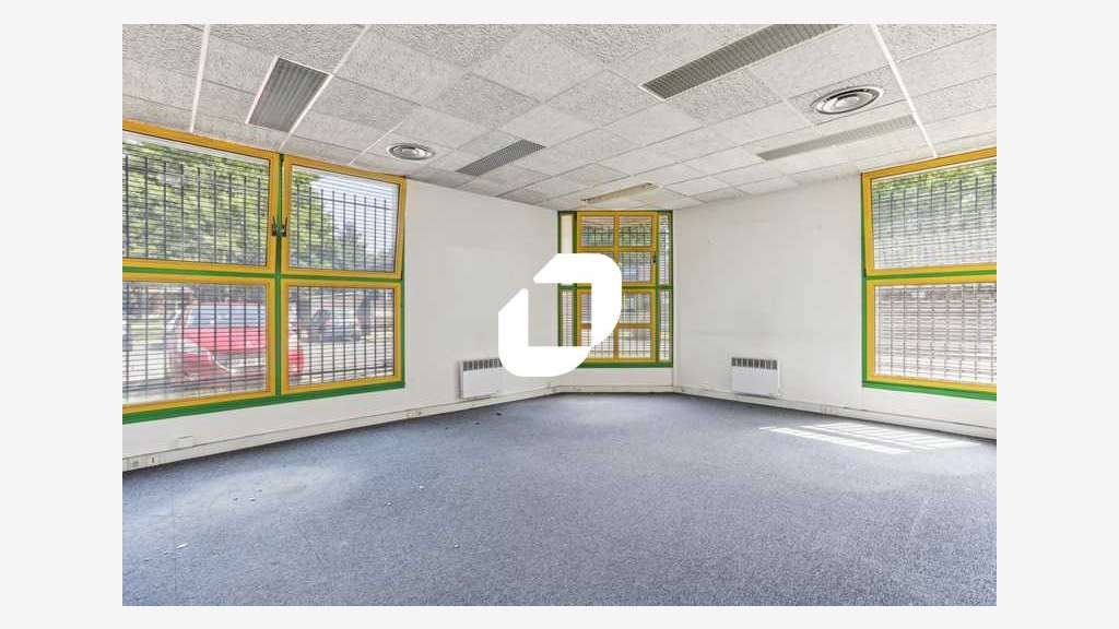 A louer Bureaux 300m² Lisses
