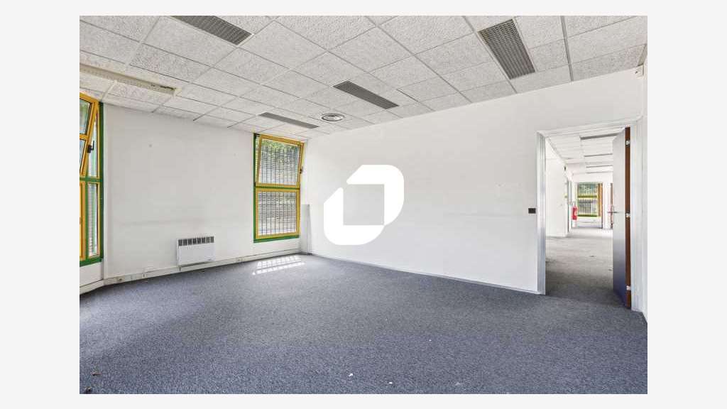 A louer Bureaux 300m² Lisses
